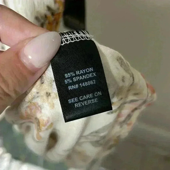 Torrid Floral Top - Picture 4 of 4